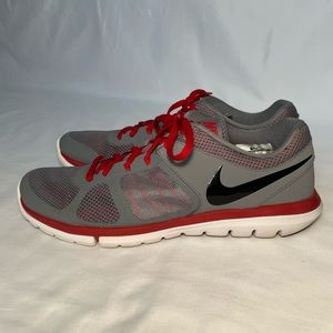 Nike men’s athletic shoes size 11
